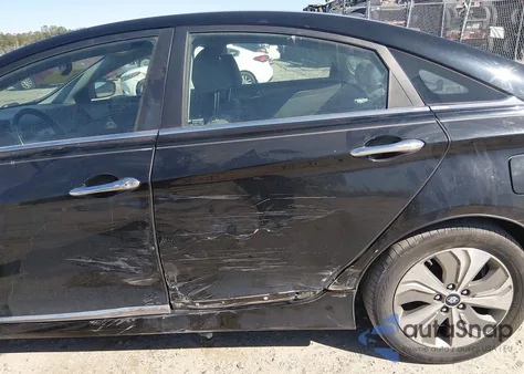 2013 Hyundai Sonata Hybrid Limited z USA, uszkodzony, nr VIN KMHEC4A42DA093900